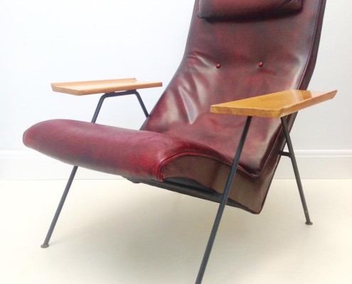 Robin Day Reclining chair