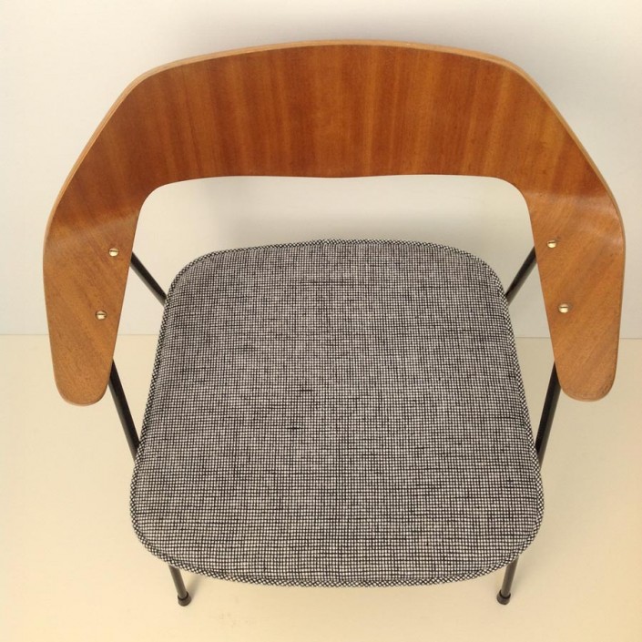 Robin Day 675 Chair 1952